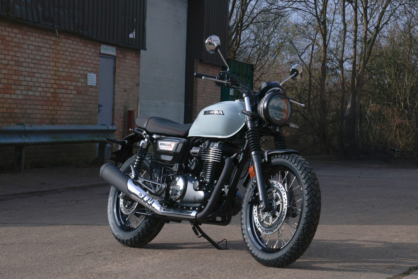 GB350S 'PREMIUM' SPOKED WHEEL KIT (BLACK TUBELESS SMPRO RIMS)