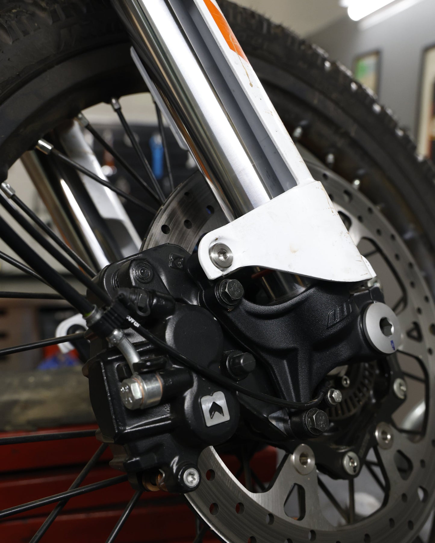 KTM 390 ADV R / ENDURO R LOWER FORK GUARD BOLTS