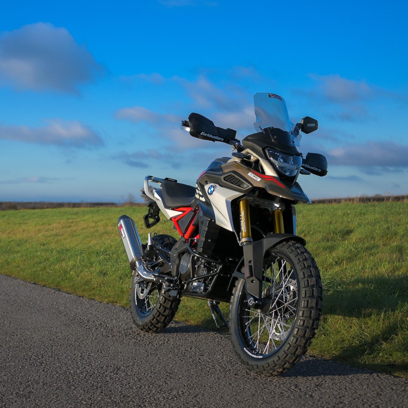 G310GS 'PREMIUM' SPOKED WHEEL KIT (BLACK TUBELESS SMPRO RIMS)