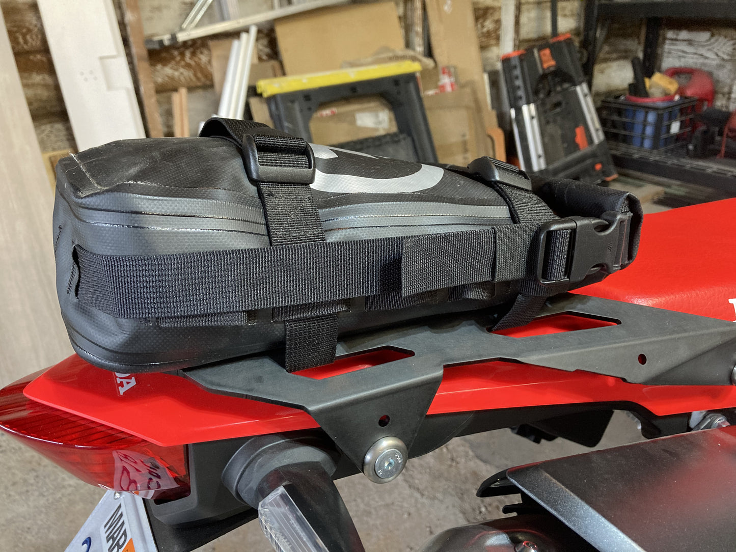 GIANT LOOP POSSIBLES POUCH β RALLY RAID PRODUCTS